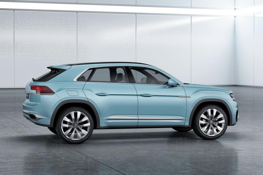  Volkswagen Cross Coupe GTE Concept 2015 года  (фото 13 из 14)